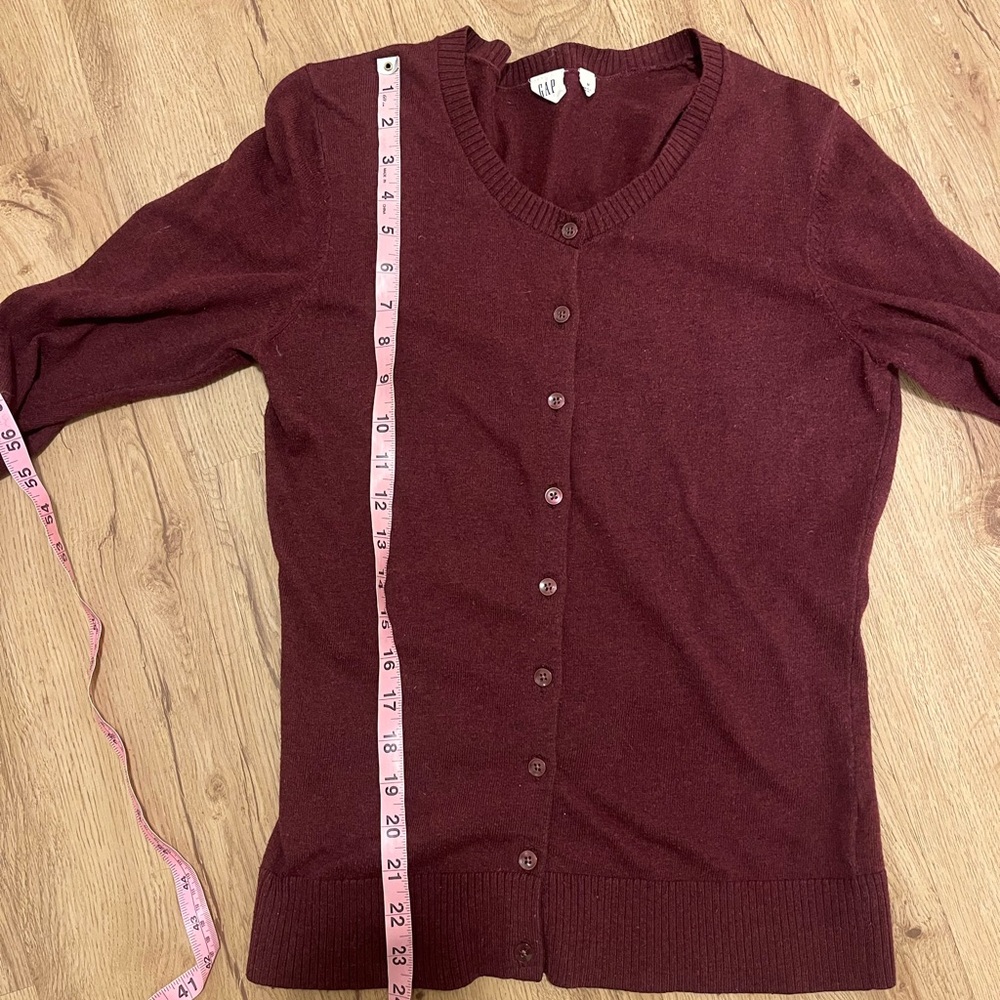 GAP Burgundy Maroon Cardigan Sweater size medium - Picture 3 of 4